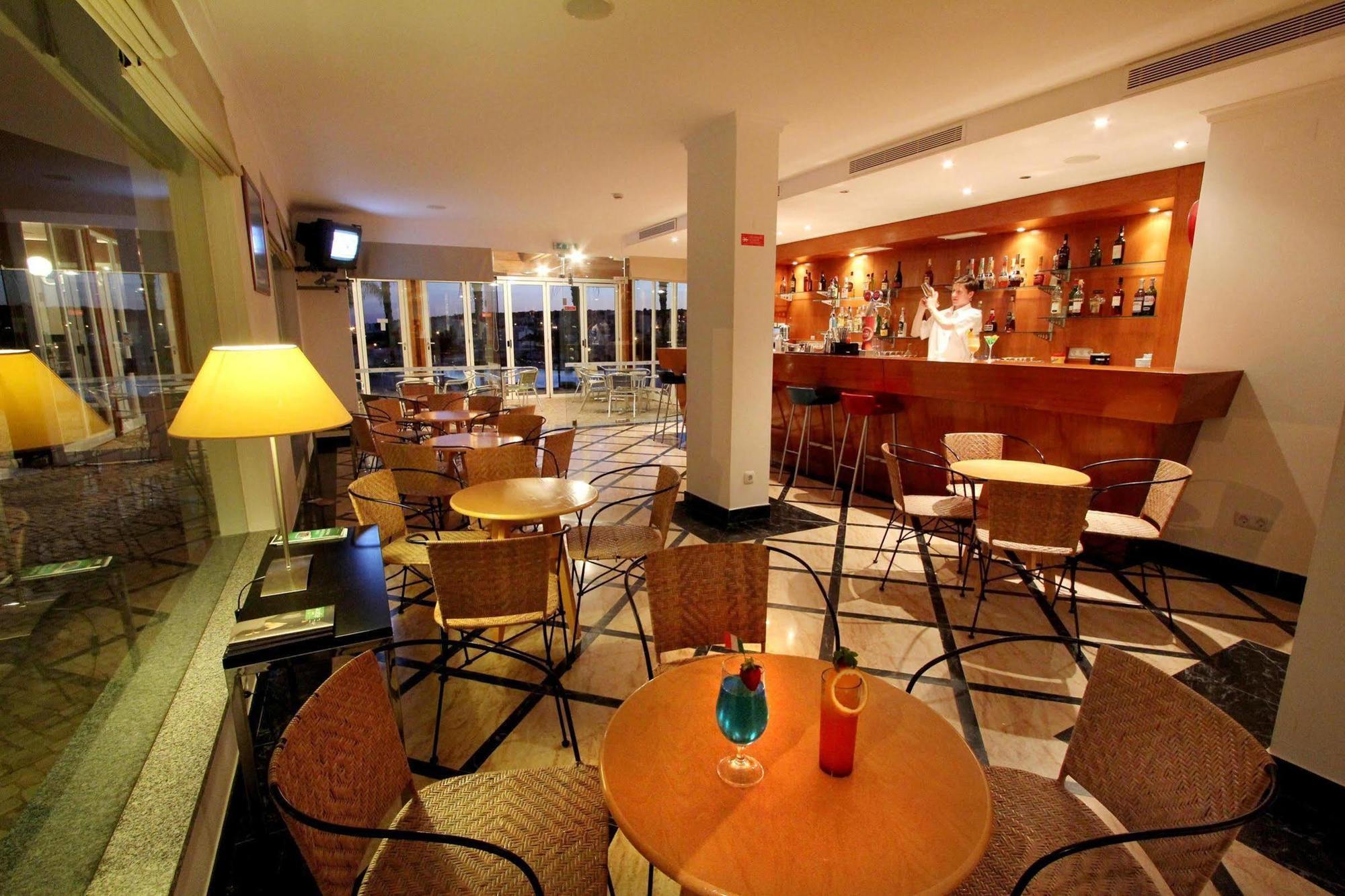 לאגוּ‏ש Vila Mos - Beach Resort מסעדה תמונה