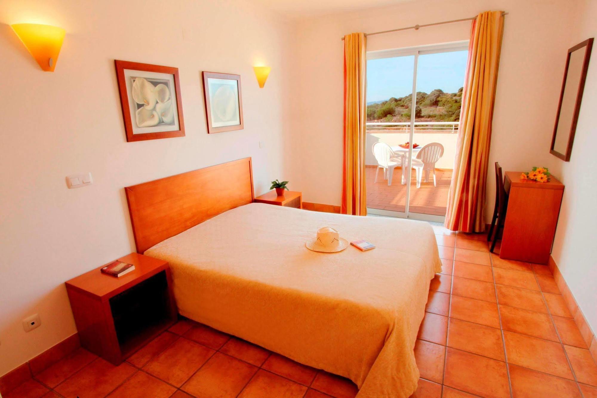 לאגוּ‏ש Vila Mos - Beach Resort חדר תמונה